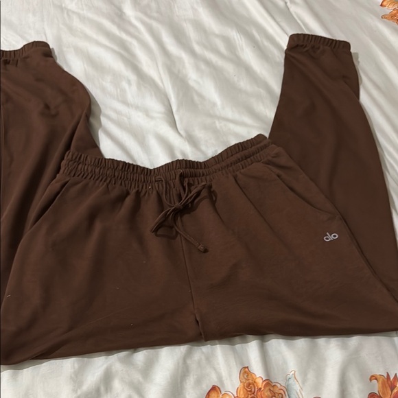 ALO Yoga Brown Jogger Pants - Picture 1 of 3